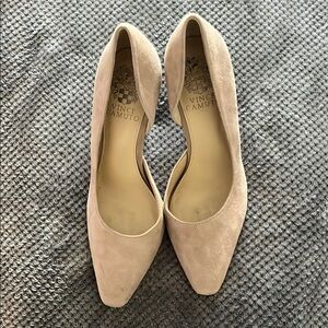 Vince Camuto Women's Cream Pumps